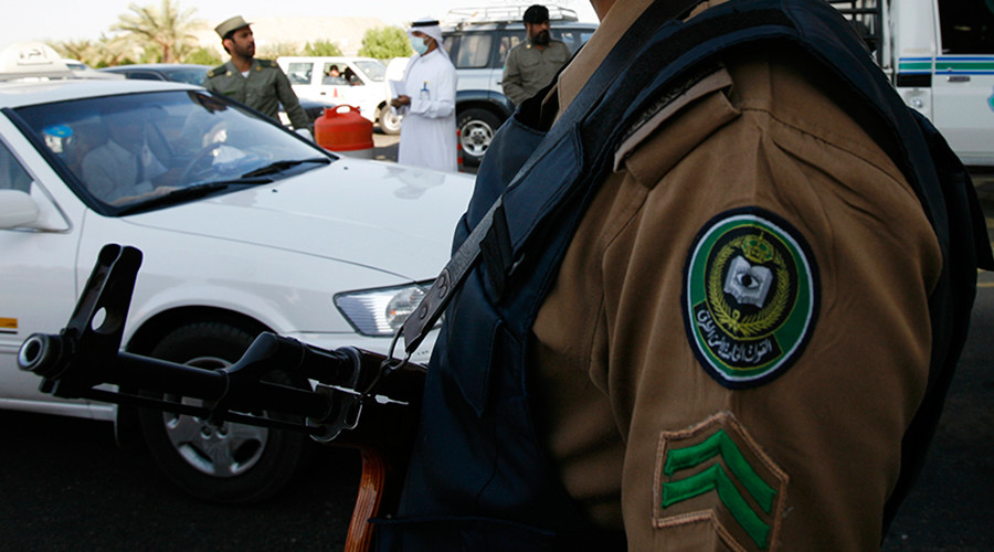 4 dead in Mecca suburb after Saudi police raid ISIS cell