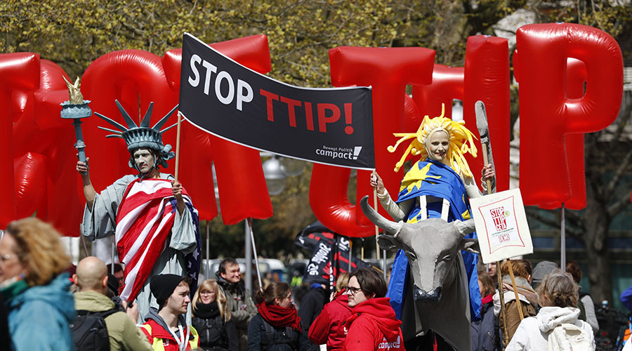 ‘Slippery fish’ Cameron is duping the public, TTIP is threat to NHS, critics say