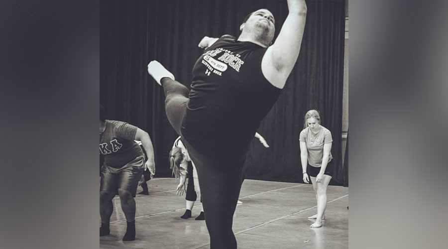 Burly ballet dancer's stunningly graceful moves make him a viral sensation (VIDEOS)