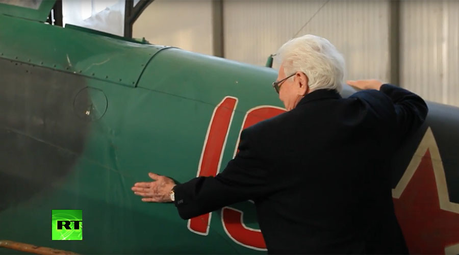 WWII pilots revisit their planes, share wartime stories in touching video