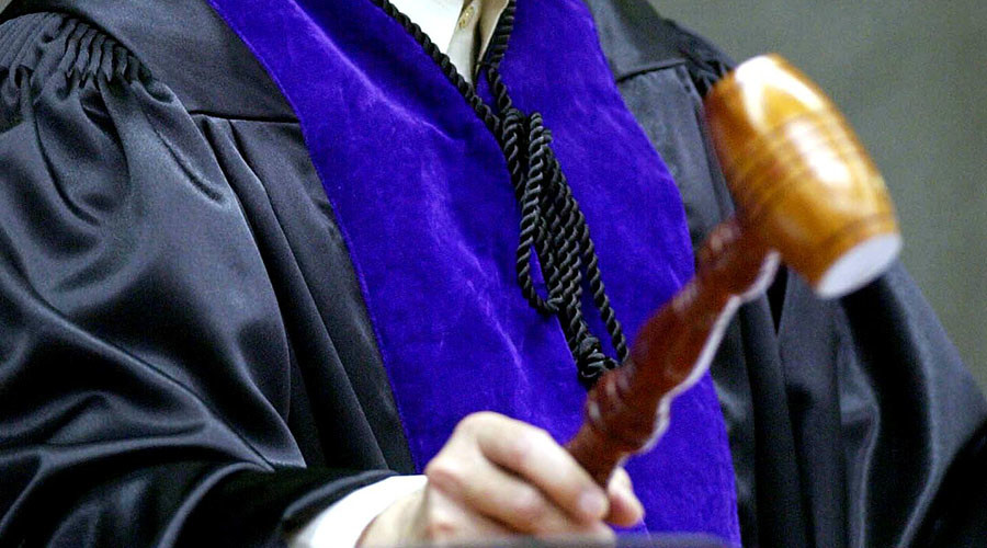 Arkansas judge resigns after investigators find sexually explicit photos of defendants on computer