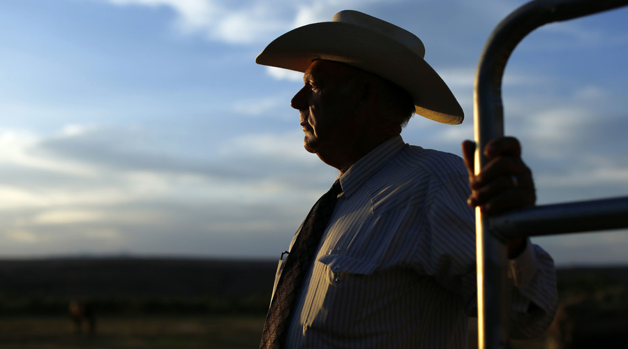 Bundy sues Obama, Nevada officials as groups urge govt to seize his cattle
