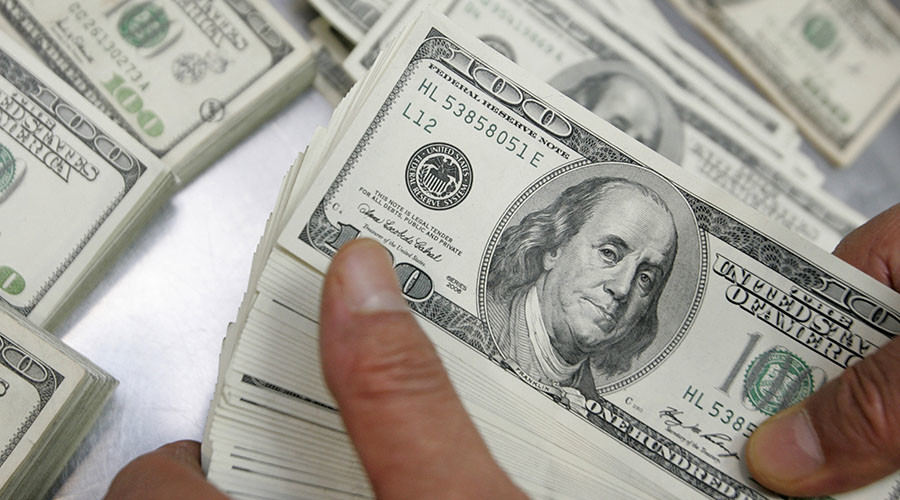 Corporate CEOs earn 335 times more money than employees – report