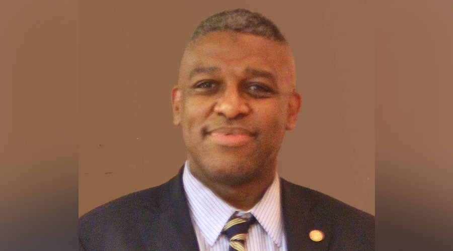 D’oh! Candidate for Congress leaves open porn tabs in Facebook photo