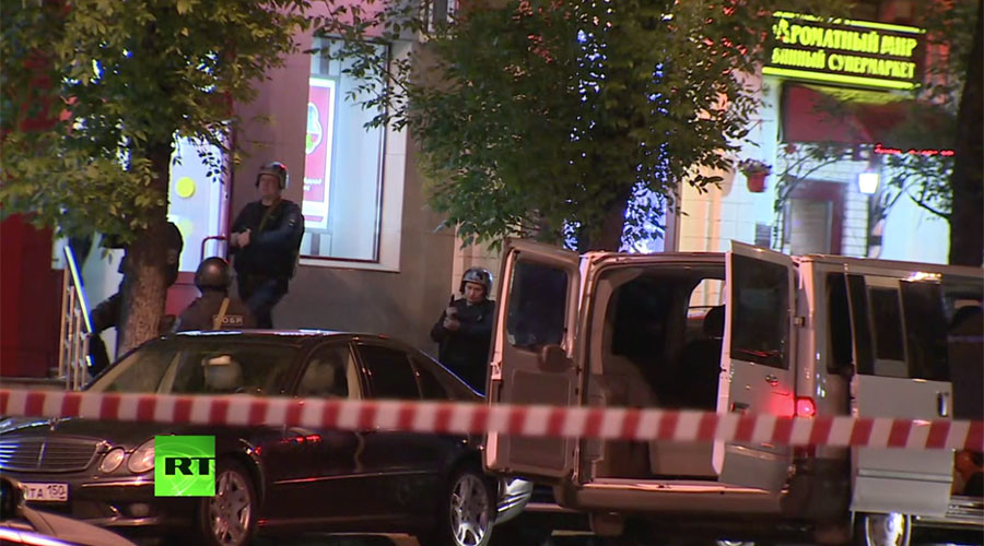 Gunman shot dead after taking 6 hostage in Moscow bank
