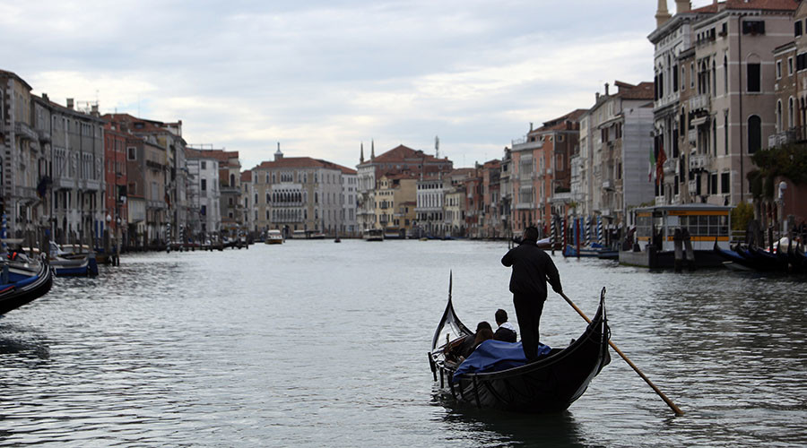 Recognize Crimea as Russian, lift harmful sanctions: Italy’s Veneto passes defiant resolution