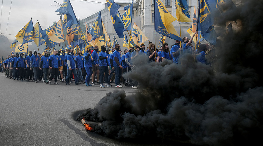‘If Ukrainian demonstrations not a masquerade, Poroshenko could be overthrown’