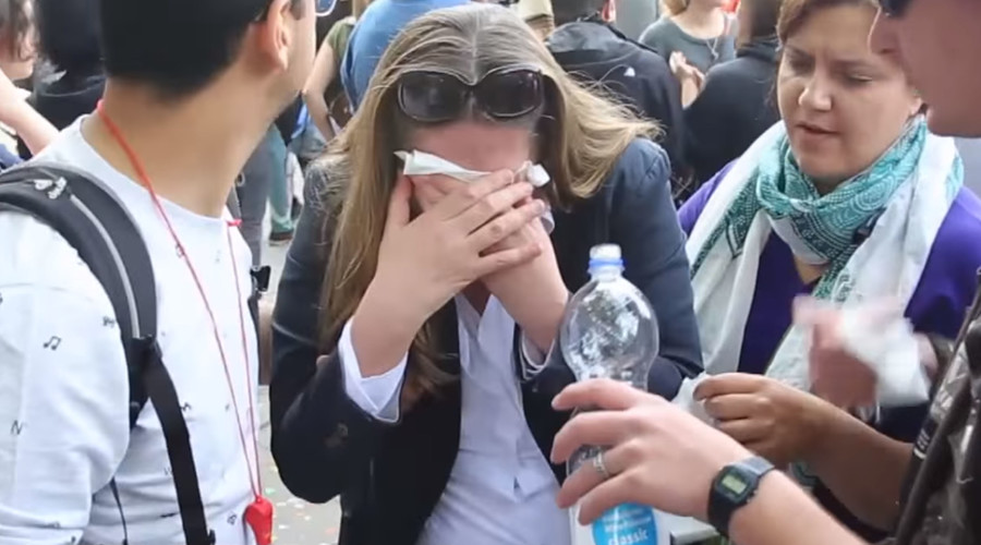 German police pepper-spray parliament VP, while protecting far-right rally from leftist activists