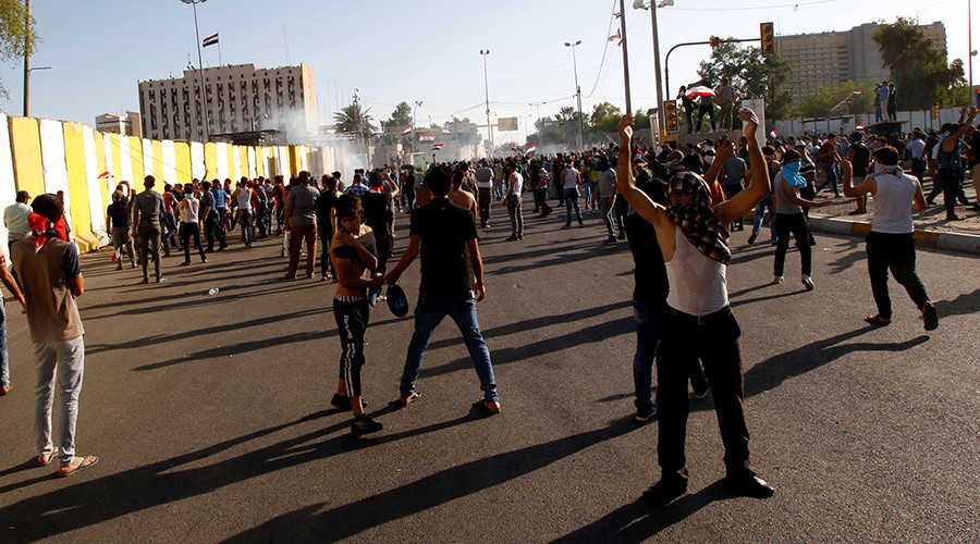 ‘Poorest of Iraq’s poor stormed Green Zone in Baghdad, where politicians live in palatial opulence’