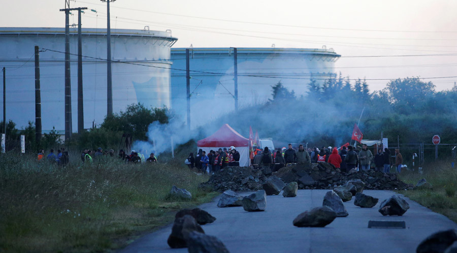 French fuel crisis: 1,600 gas stations running empty as workers strike, block supplies