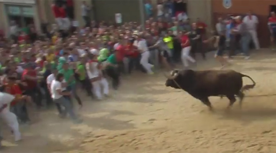 Raging bull gores three at Spanish ‘slaughter’ festival (PHOTOS, VIDEO)