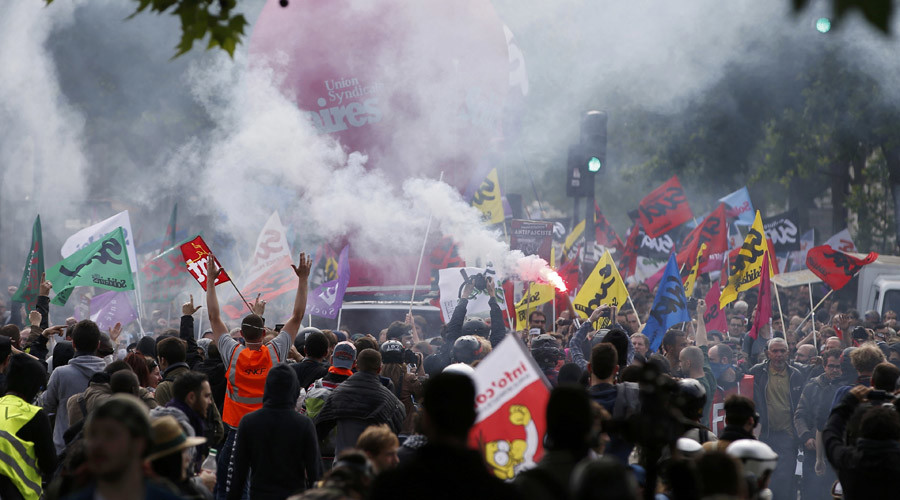 French union warns of disruption to Euro 2016 soccer cup unless govt backs down on labor reform