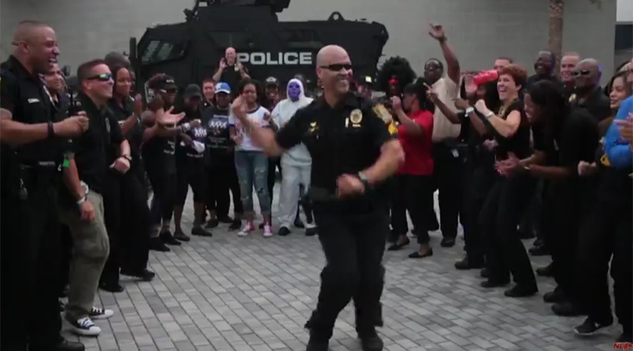 #RunningManChallenge pits US police against each other in dance battles (VIDEO)