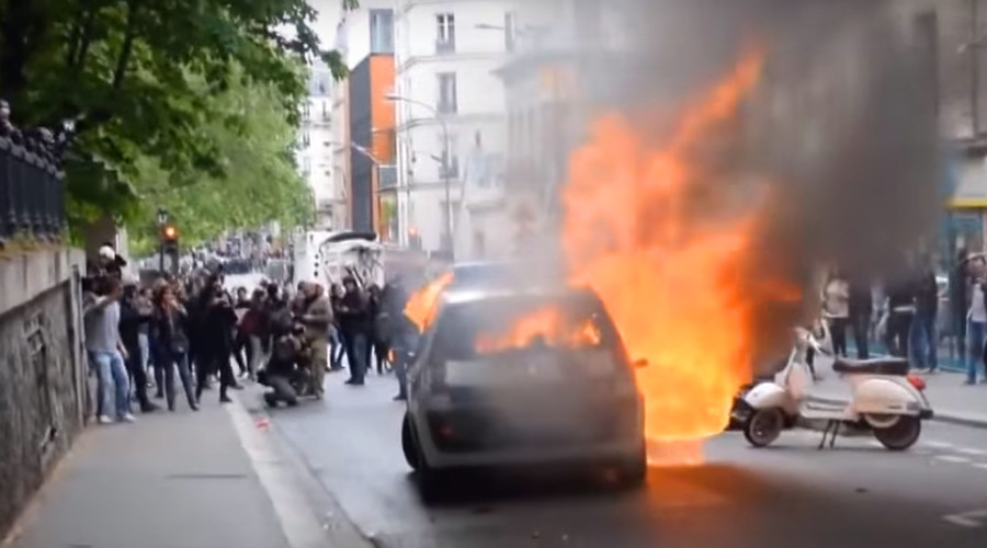 US citizen among attackers who smashed & torched police car during Paris riots (VIDEO)
