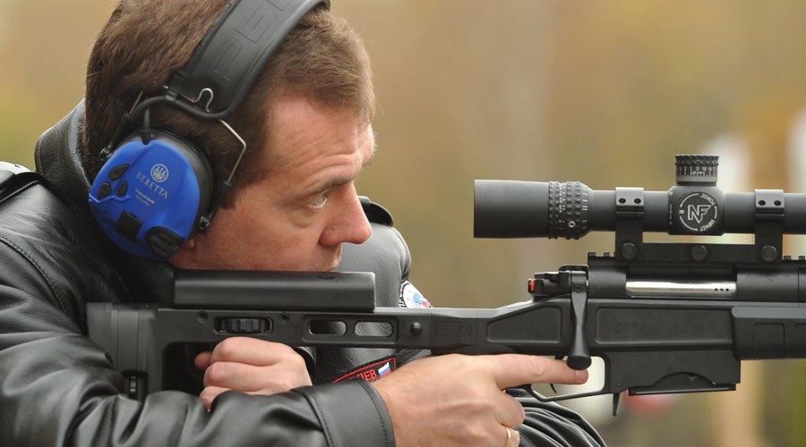 Medvedev urges greater effort to secure Russia’s 2nd place on international arms market