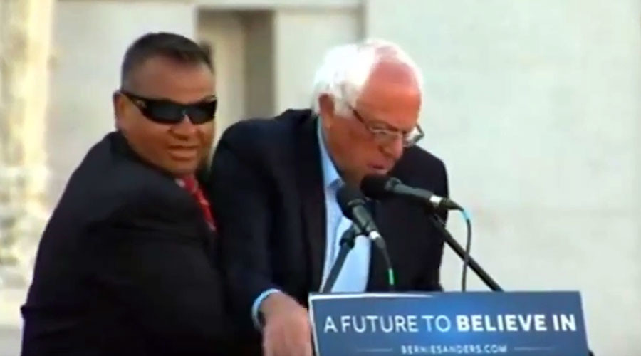 Sanders’ Secret Service agents tackle protesters at huge Oakland rally (VIDEO)