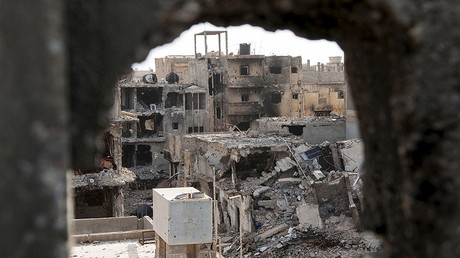 © Esam Omran Al-Fetori