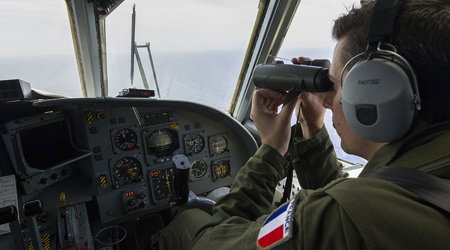French vessel detected signals presumed to come from EgyptAir MS804 black boxes – investigators