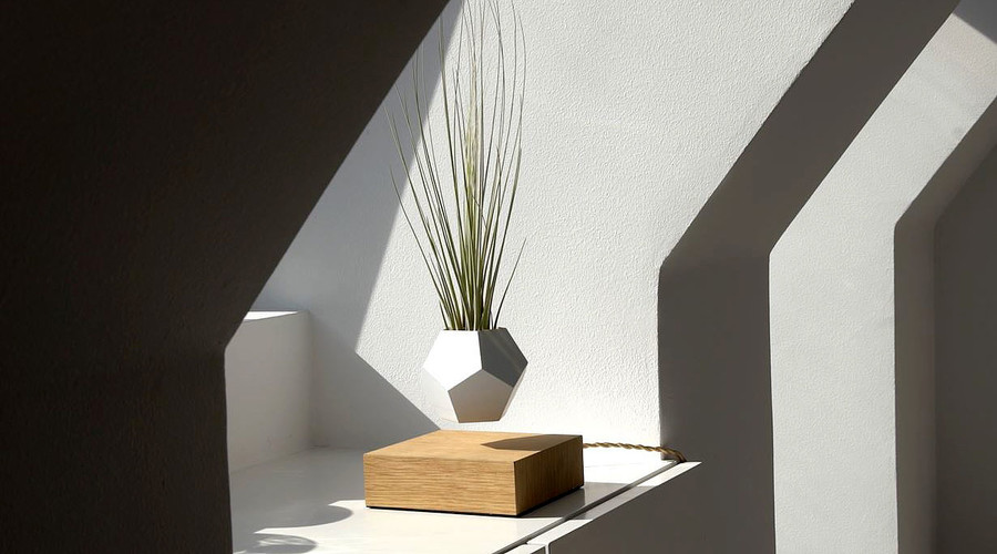 Trippy ‘zero gravity’ grow pots make plants float mid-air (VIDEO)