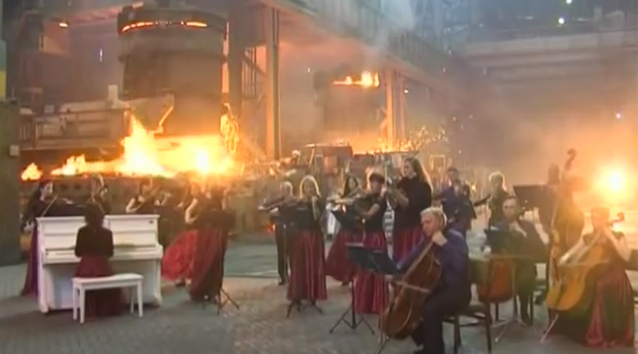 Watch the fire-themed Game of Thrones intro, performed in an actual forge (VIDEO)