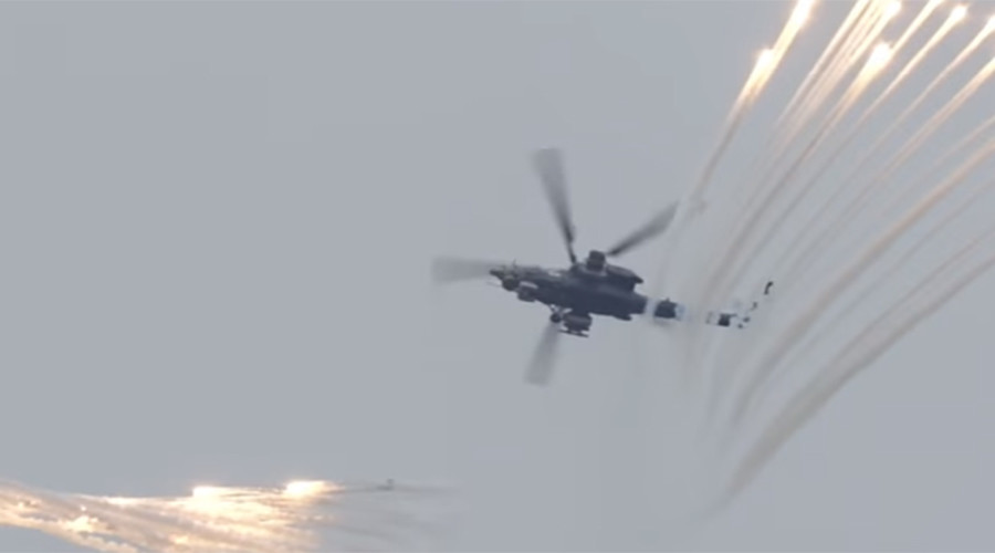 Air stunts & controlled strikes awe crowds at Aviadarts 2016 competition in Crimea (VIDEO)