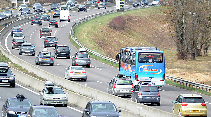 6 injured as gunman opens fire on tourist bus in France