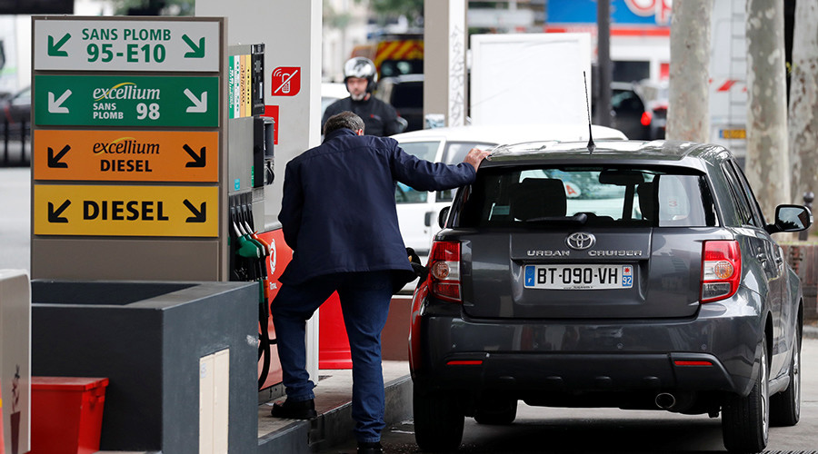 Saudi Arabia cuts European crude prices in increased competition with Iran