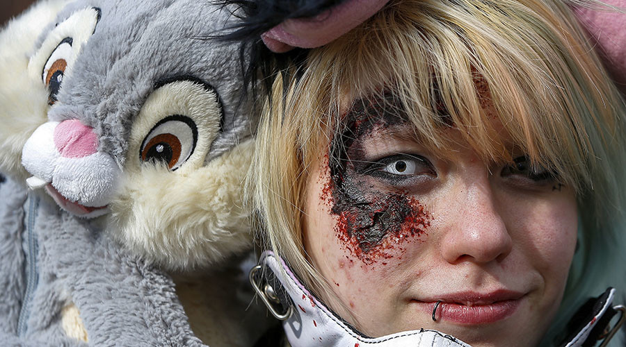 Children’s ‘Walking Dead’ photoshoot rocks internet with gory depictions of murder, zombies (PHOTOS)