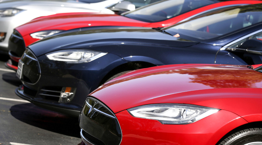 Niche market: Tesla Motors introduces cheaper sedan model