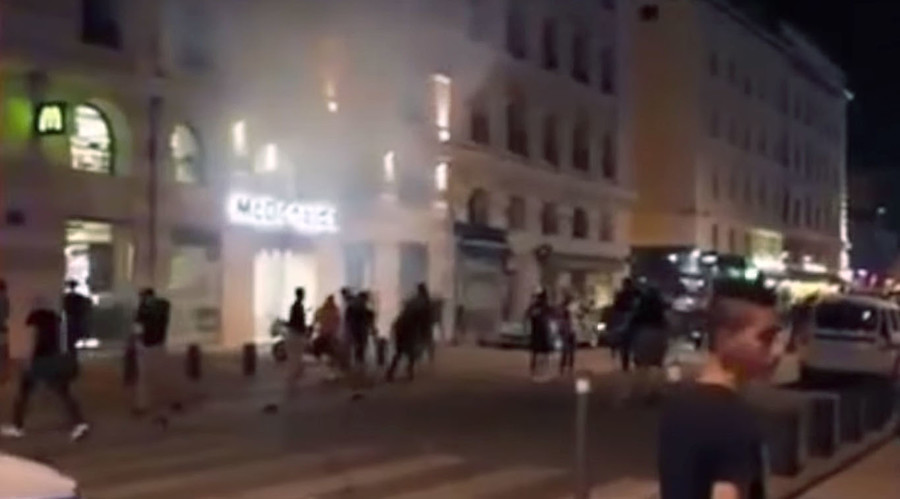 Marseille police teargas England fans clashing with locals ahead of Euro 2016 (VIDEO)