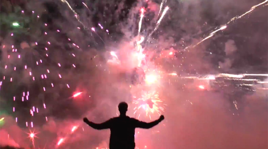 Dazzling ‘Deathstar’: Inventor blows 5,000 fireworks in 20 seconds (VIDEO)