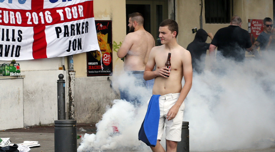 France bans alcohol near Euro 2016 venues after fan violence