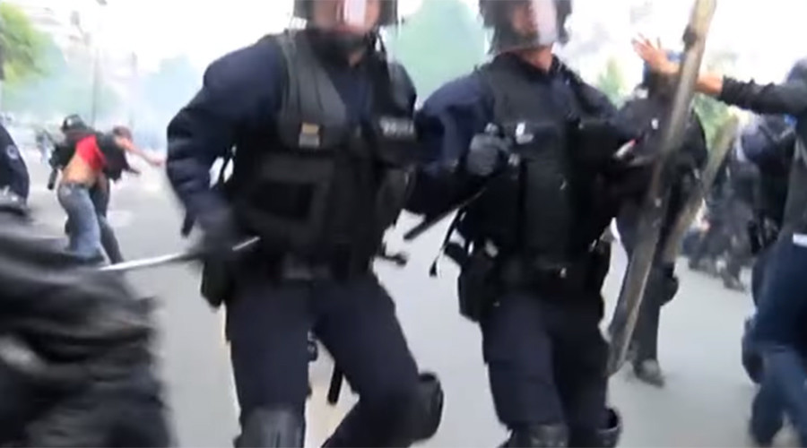 RT producer ‘hit with gas canister,’ taken to hospital amid Paris labor reform clashes (VIDEO)