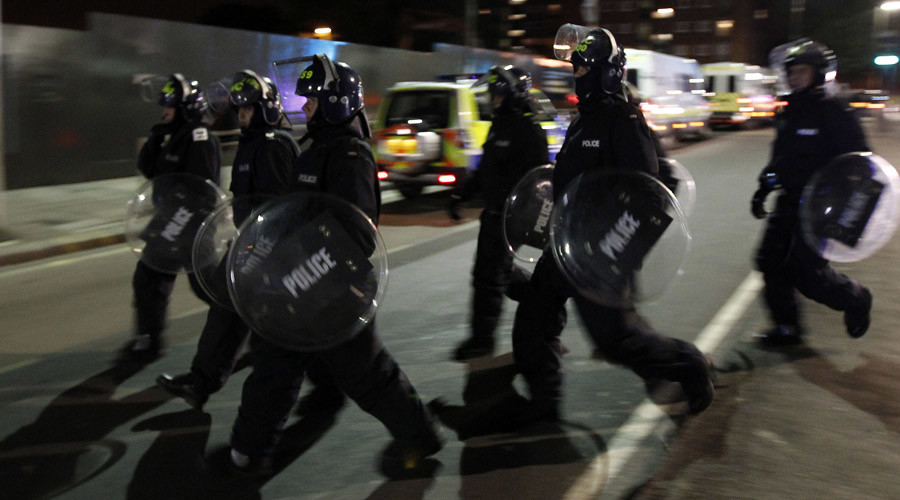 Armored police with dogs & helicopter reported quelling ‘riots’ in London’s Barking