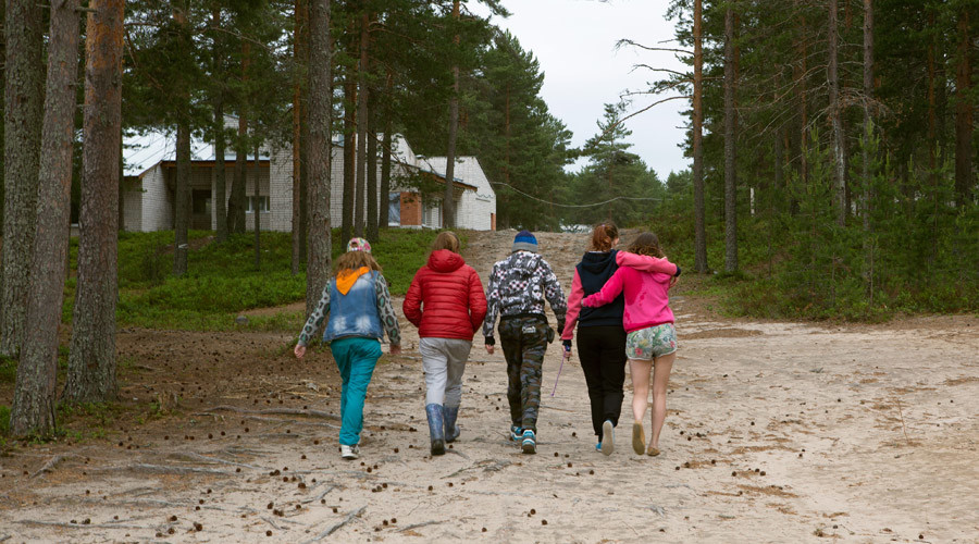 'She held brother's hand throughout': 12yo girl survives Russian lake disaster, raises alarm