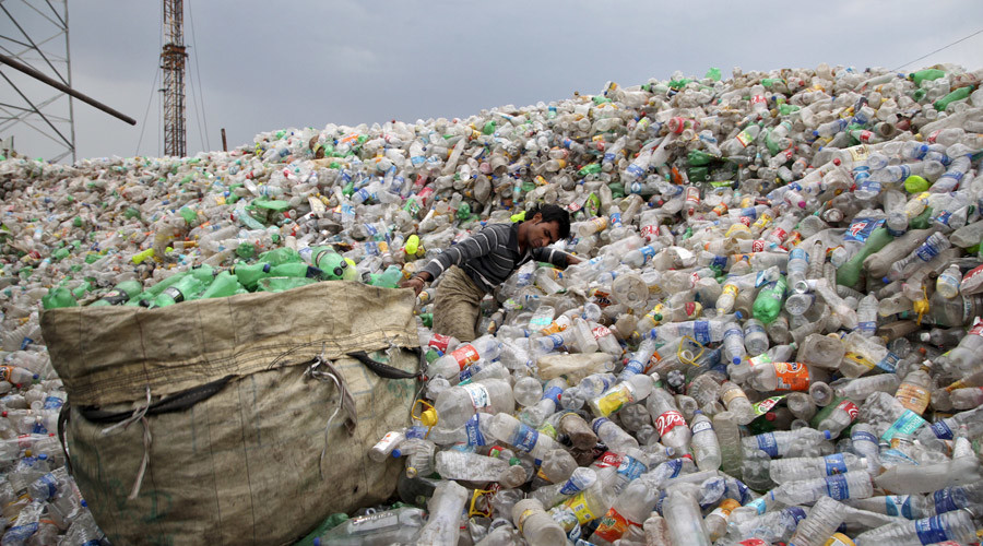 Scientists reveal efficient way to degrade a plastic bag into liquid fuel