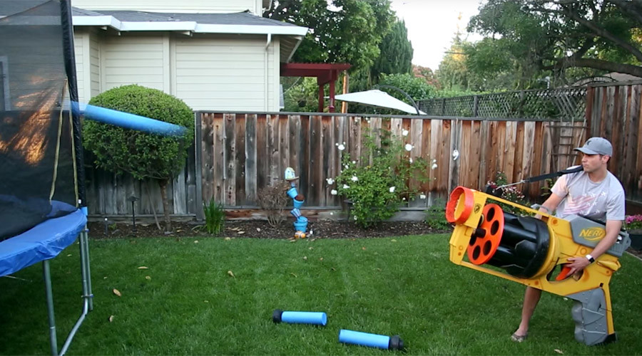 Former NASA engineer creates ‘world’s largest’ Nerf gun & it’s pretty epic (VIDEO)