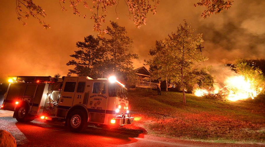 Wildfire devours 60 homes in California, hundreds flee (PHOTOS)