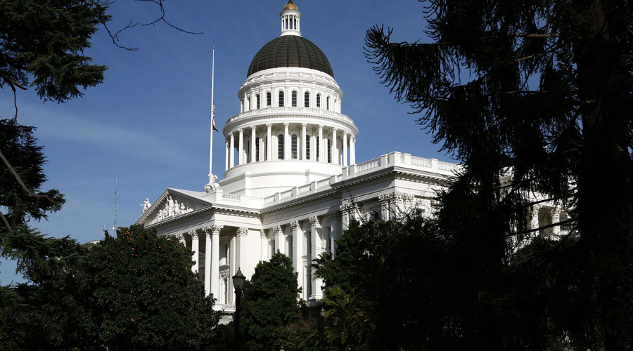 Multiple people stabbed at Sacramento far-right rally & counter-protest 57702e38c4618848078b45a7