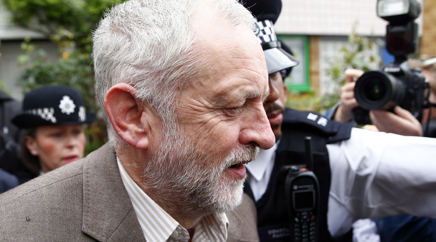 The leader of Britain's opposition Labour party, Jeremy Corbyn, leaves his home in London, Britain June 27, 2016. © Neil Hall