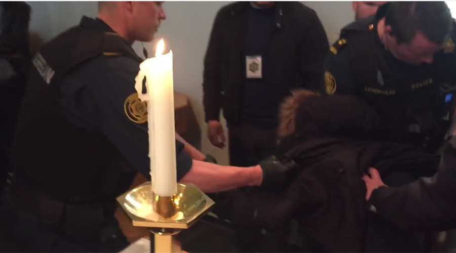 Icelandic police drag two asylum seekers from church providing sanctuary (VIDEO)