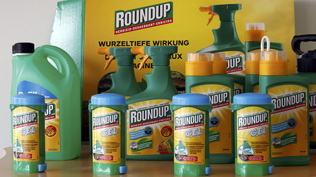 Monsanto's Roundup weedkiller atomizers. © Denis Balibouse