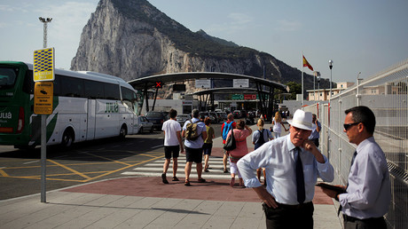 People enter the British territory of Gibraltar, historically claimed by Spain, at its border with Spain, in La Linea de la Concepcion, Spain June 24, 2016, after Britain voted to leave the European Union in the Brexit referendum © Jon Nazca
