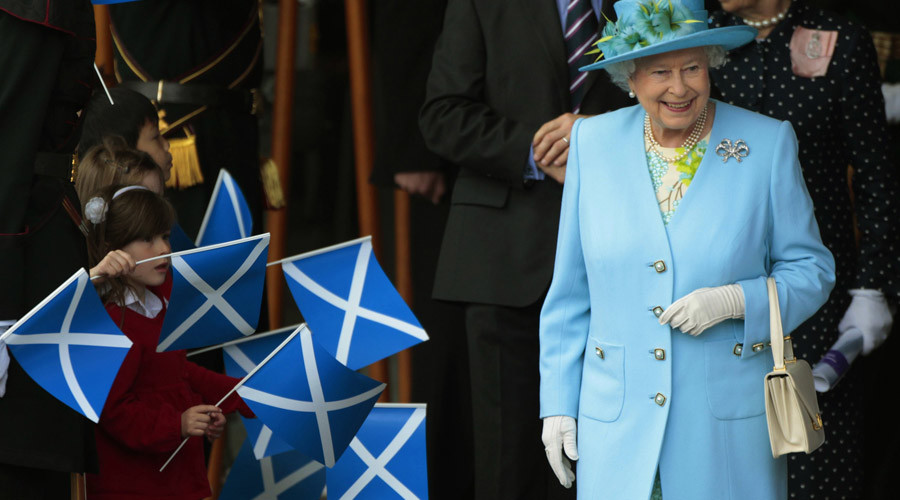 Queen calls for calm but never mentions Brexit in opening Scottish Parliamentary session