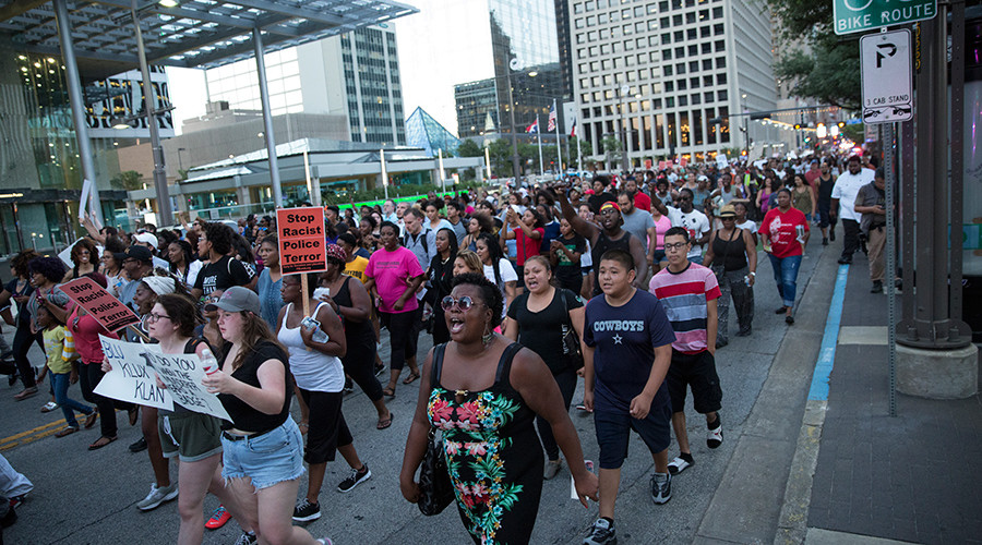 Protests breakout in response to #PhilandoCastile and #AltonSterling