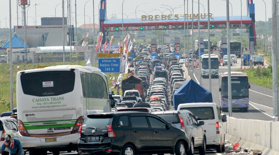 12 die in 3-day traffic jam at Indonesian junction called ‘Brexit’