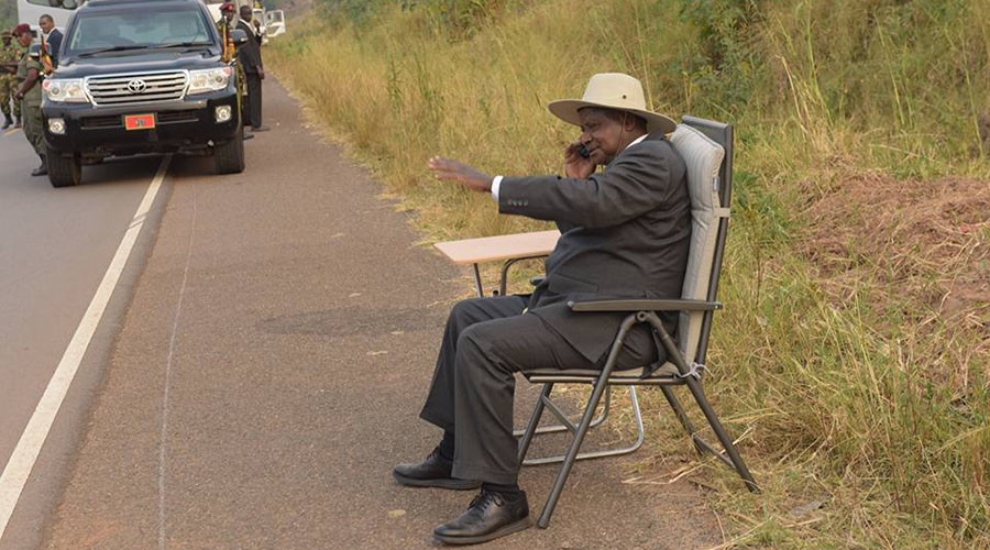 Ugandan president becomes online sensation after roadside call goes viral (PHOTOS)
