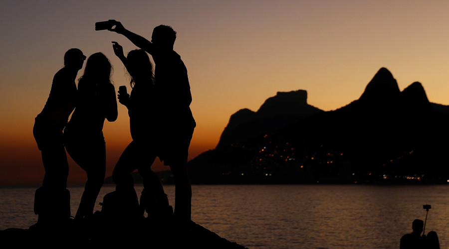 Darwin award? Number of stupid selfie-related deaths higher than ever