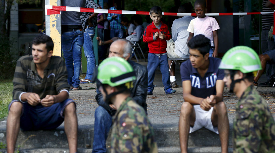 Swiss commune calls not to rent homes to refugees, fears financial disaster