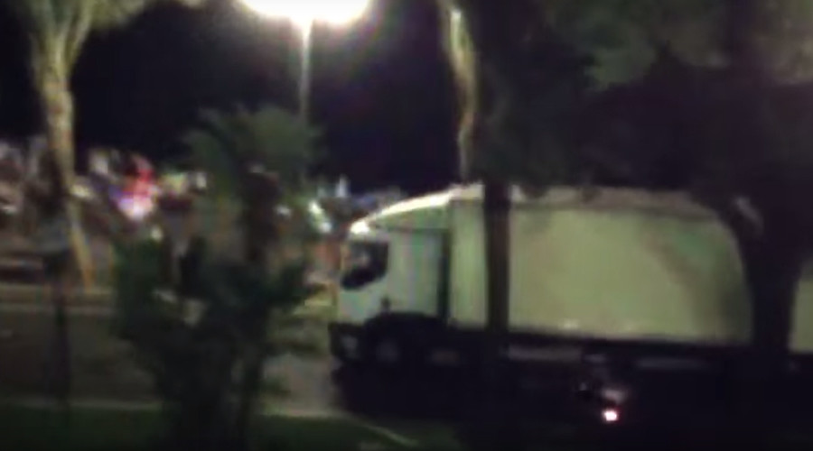 Moment of truck rampage in Nice captured on video (GRAPHIC)
